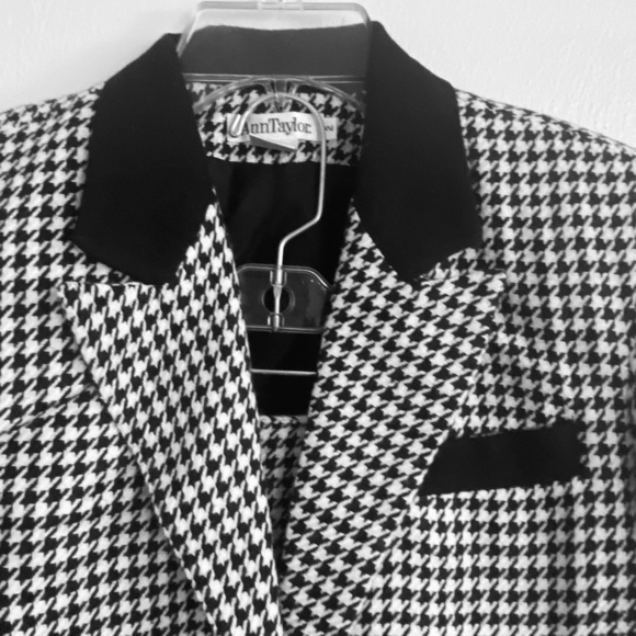 Ann Taylor 2PC Black/White Suit. Sz 2 - Picture 4 of 11